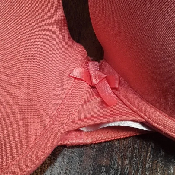 NWOT Secret Treasures 40C Coral Beautiful Padded underwire Gorgeous Bra - Picture 5 of 14